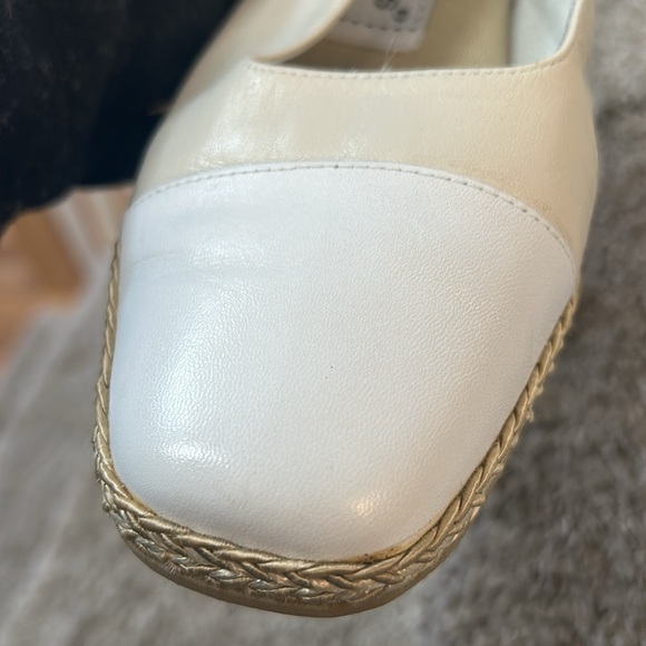 Andre Assous espadrille wedge sling back. Made in Spain. Size 8. EUC. White/tan - Picture 14 of 15